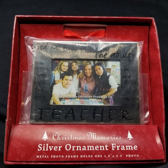 NIB-CHRISTMAS MEMORIES SILVER ORNAMENT METAL FRAME - Picture 1 of 3